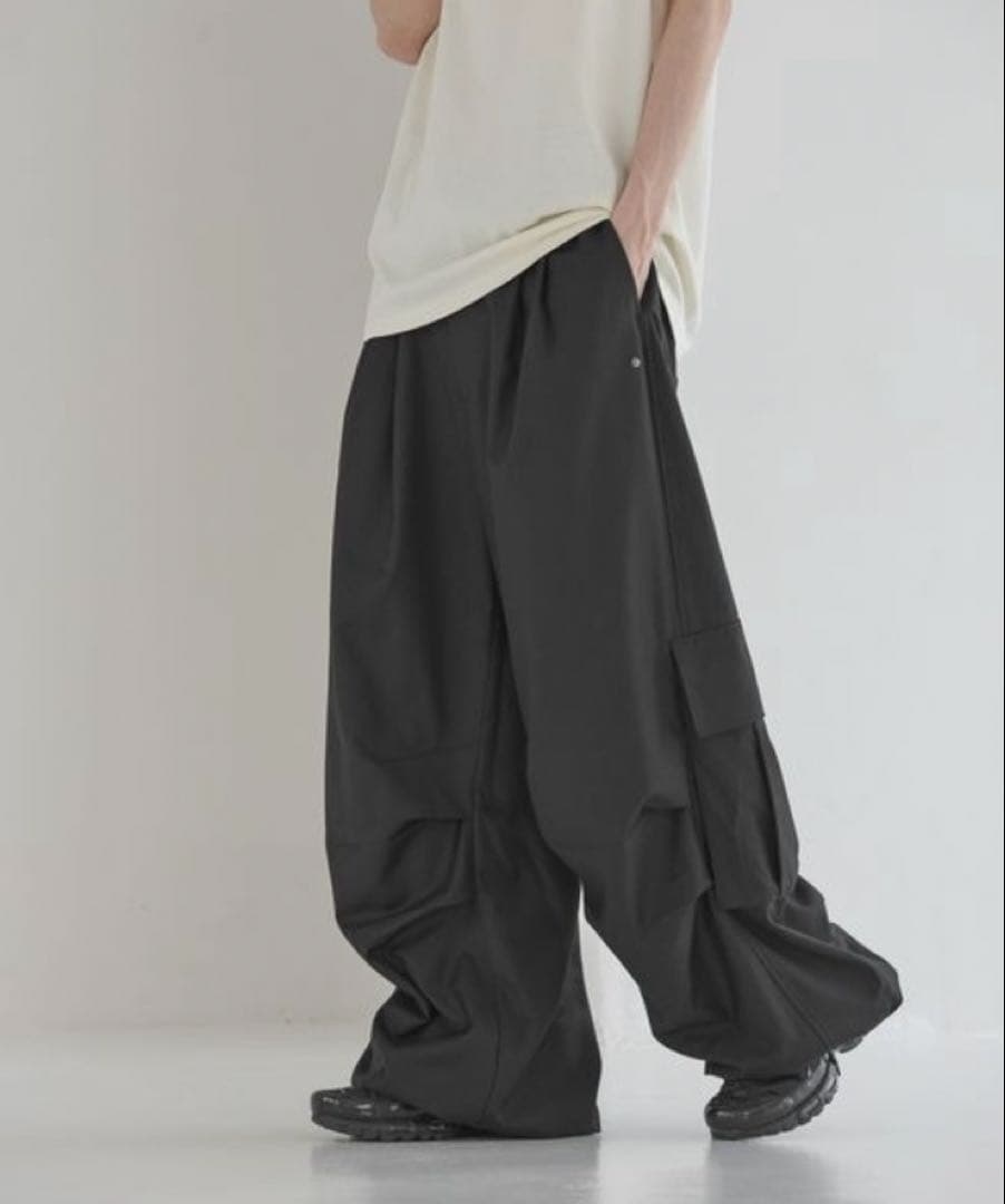 タグ付き　完売品　TRタックパラシュートパンツ　M R2 グレー