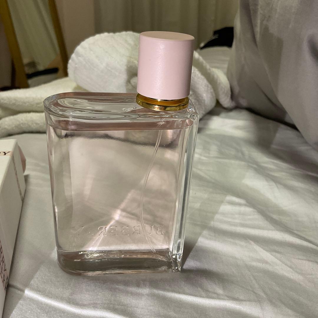 バーバリー ハー オードパルファム　いちご　100ml