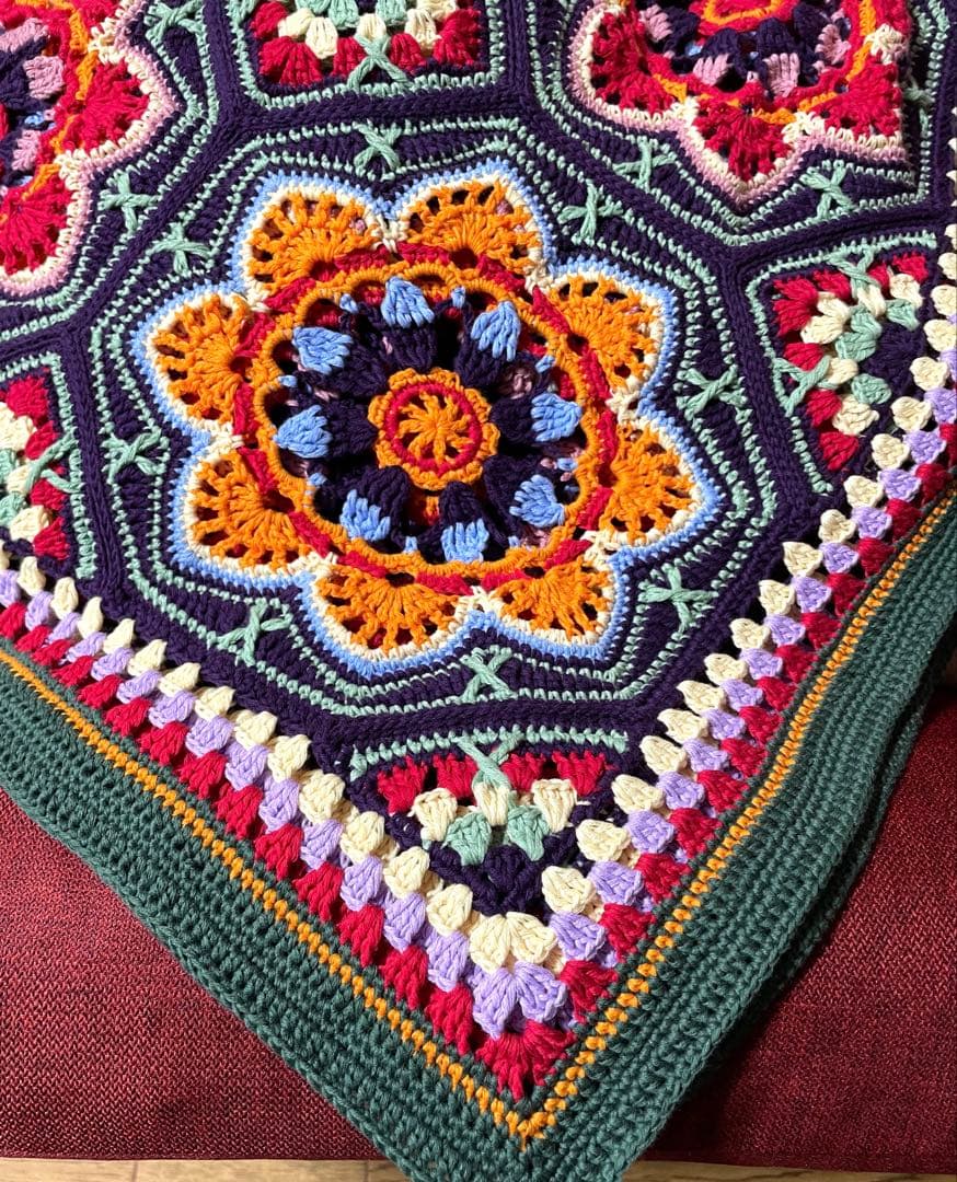 ハンドメイド　マルチカバー　ベッドカバー　モチーフつなぎ　ペルシアンタイル風