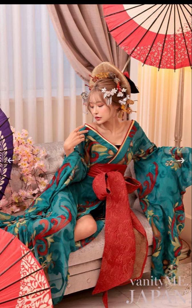 青と赤の花柄和装コスプレ衣装　ハロウィン・ダンス・舞台用に