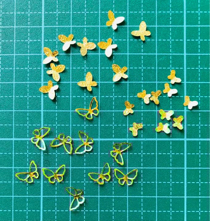 蝶　メタルパーツ3種　ネイル　30こ入　ゴールド