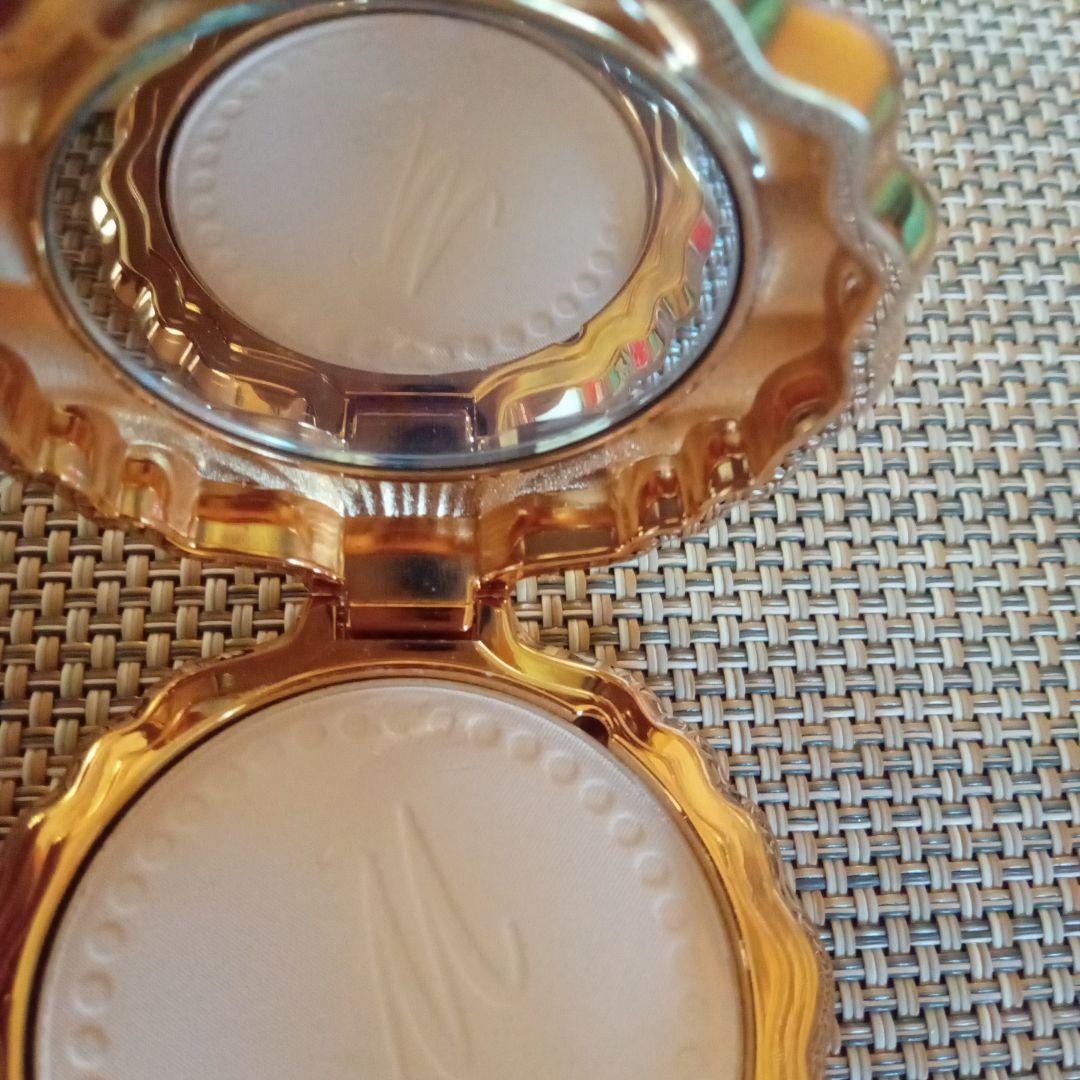 [美品]　ラデュレ リミテッド エディション パウダーケース パウダー付