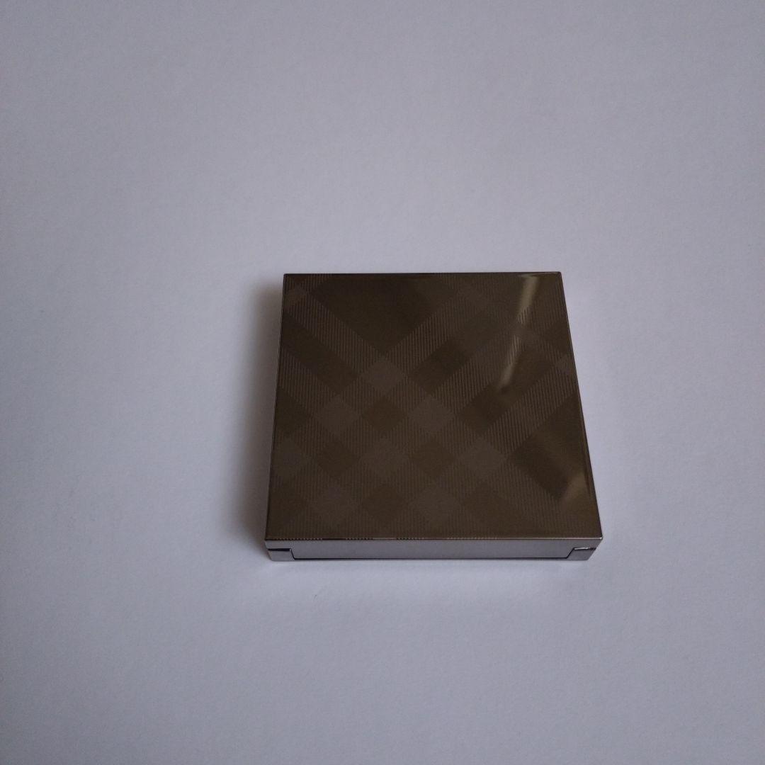 フェイスカラー BURBERRY FRESH GLOW HIGHLIGHTER 03