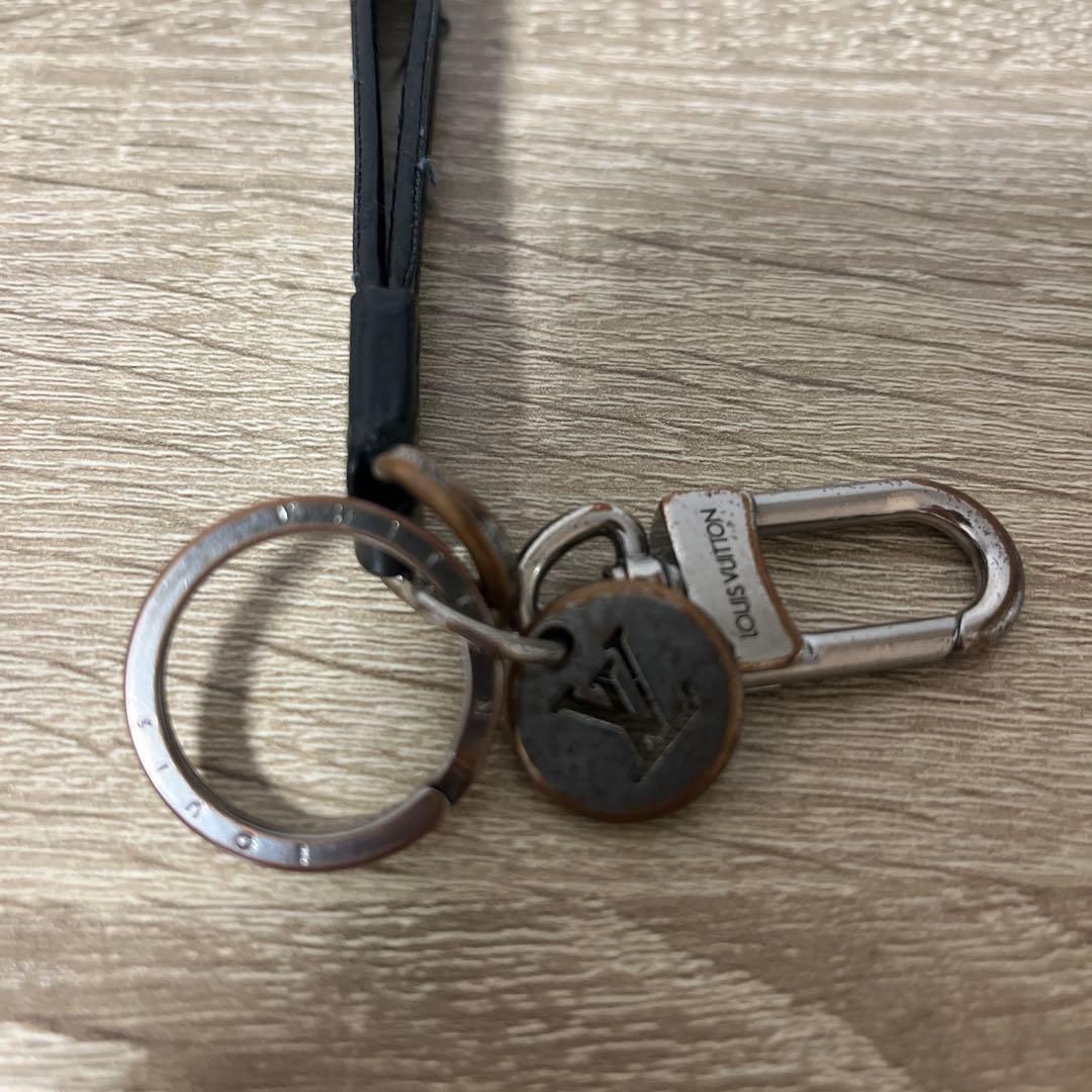g*l様 Louis Vuitton ブラックレザー キーホルダー