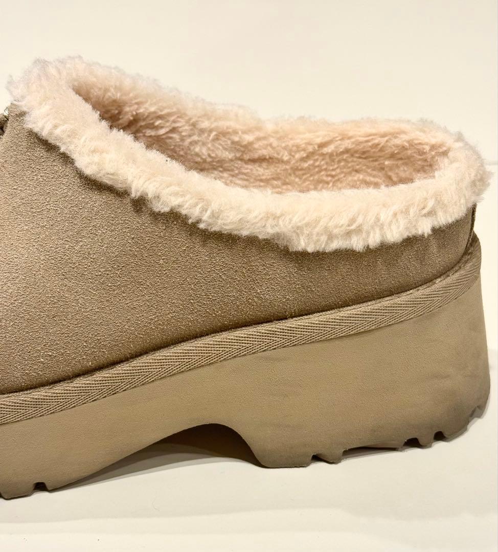【美品】UGGNewHeightsCozyClogサボ厚底24cmベージュ正規品