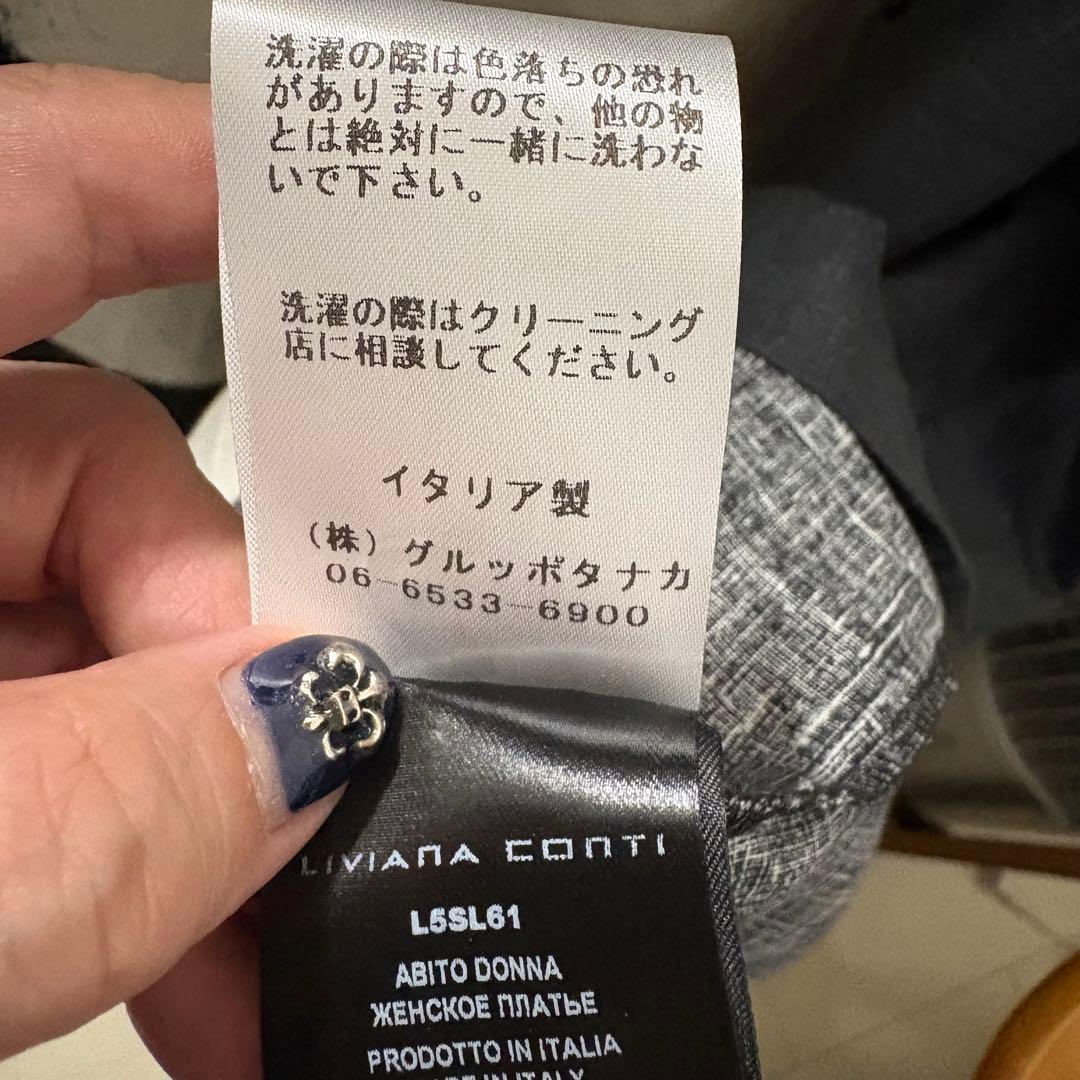 花柄デザインの7分袖黒いチュニック 同柄のスカーフ付き