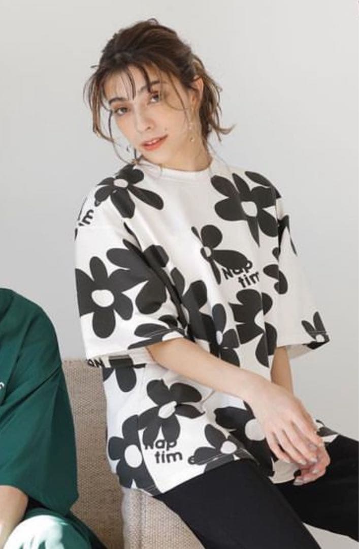Naptime. フラワー総柄プリントTシャツ