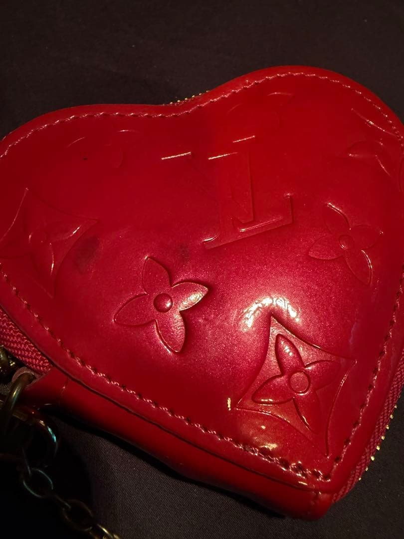 ルイヴィトン ケース ポルトモネクール ハート モノグラムヴェルニ 赤