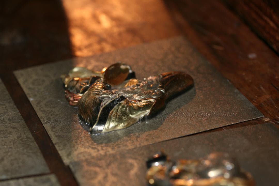 [夢工房】高岡雕刻家內島一平(青保)製金銀象鑲六福神金工壁掛???