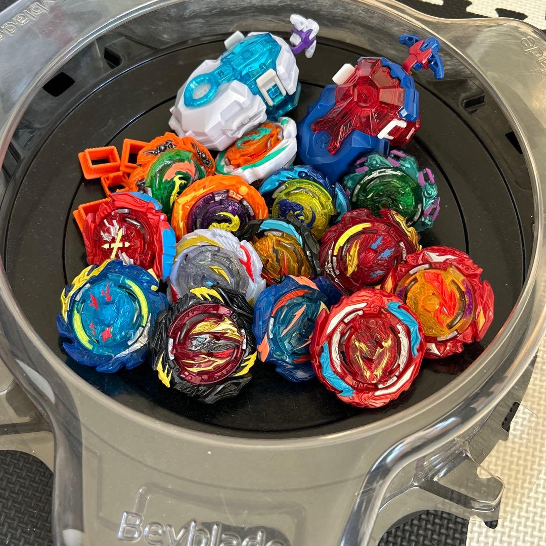 ベイブレードバースト　クアッドストライク　ハズブロ　まとめ売り