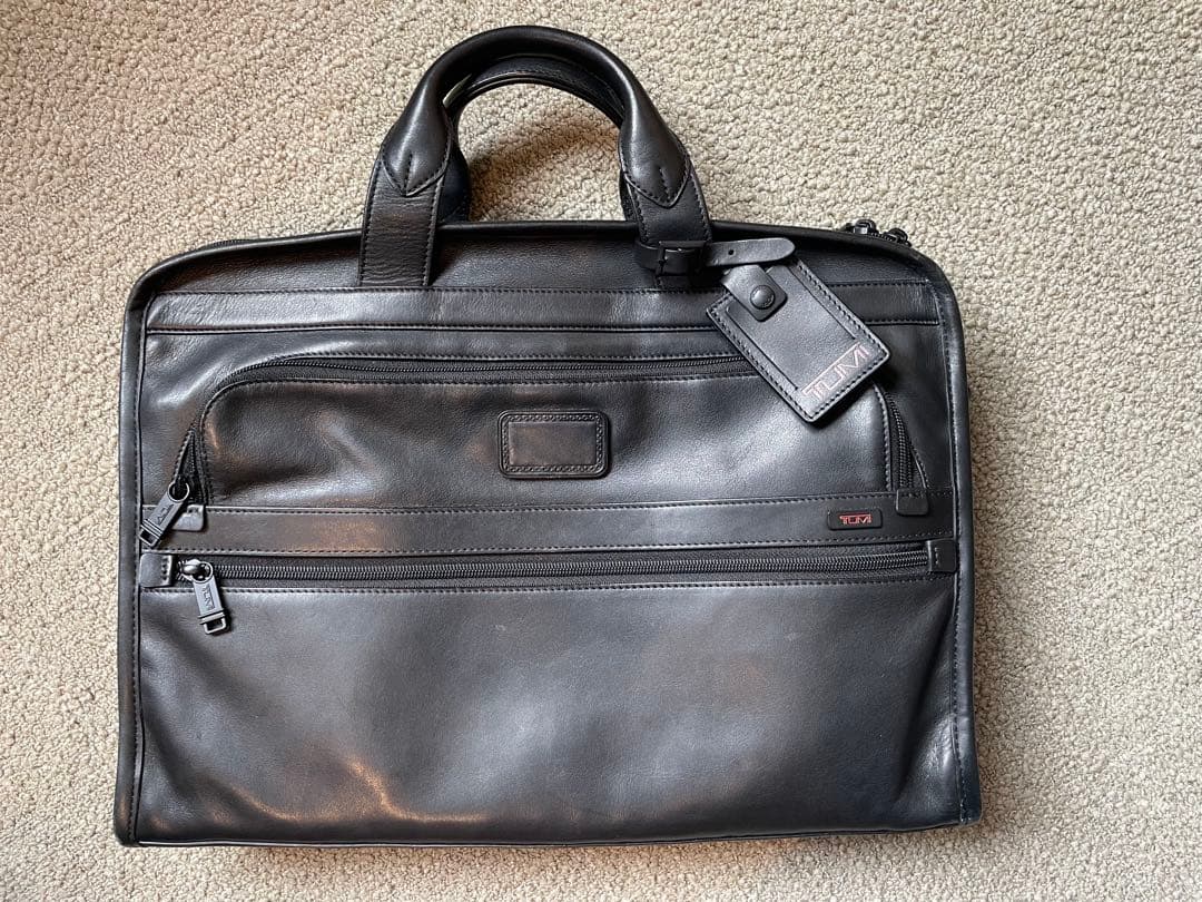TUMI トゥミ ブラックレザー（本革）ブリーフケース