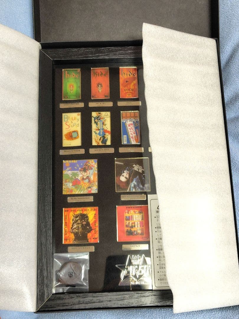 hide 20th Anniversary Collection ピンバッジ