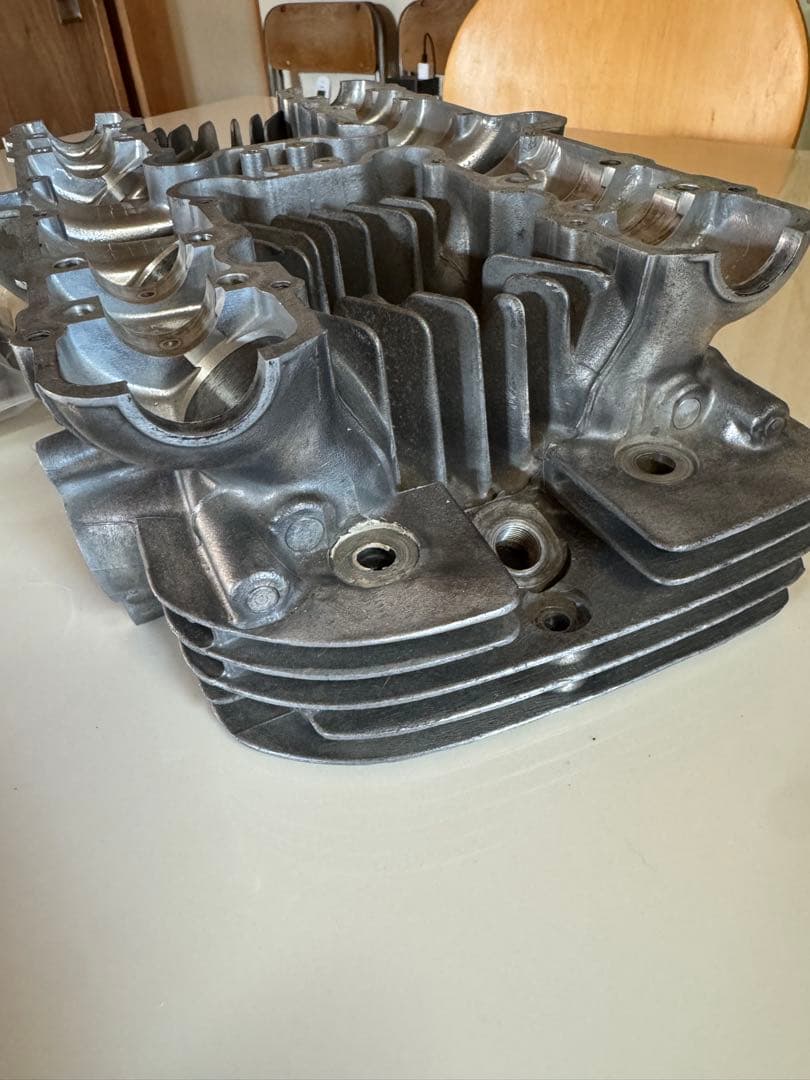 シリンダーヘッド　z1