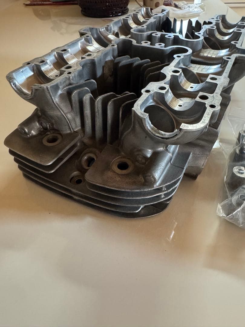 シリンダーヘッド　z1