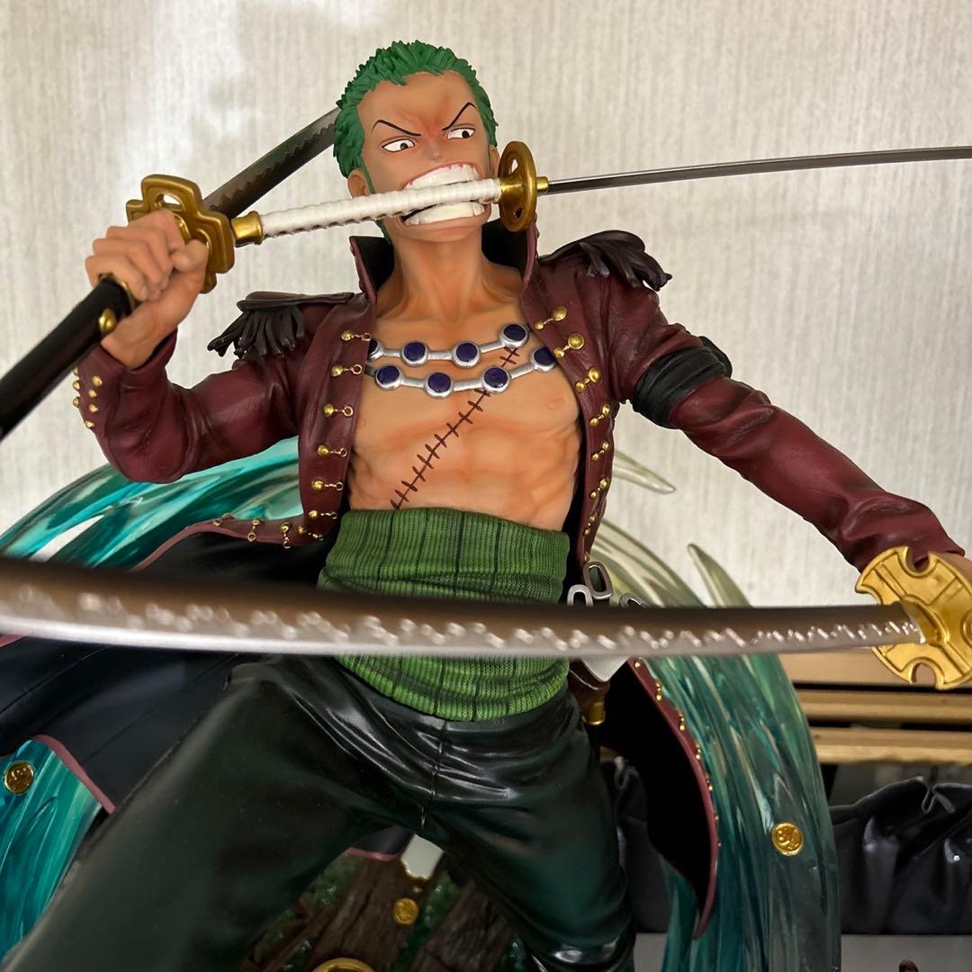 ロロノア・ゾロ　ログコレクション　スタチューフィギュア