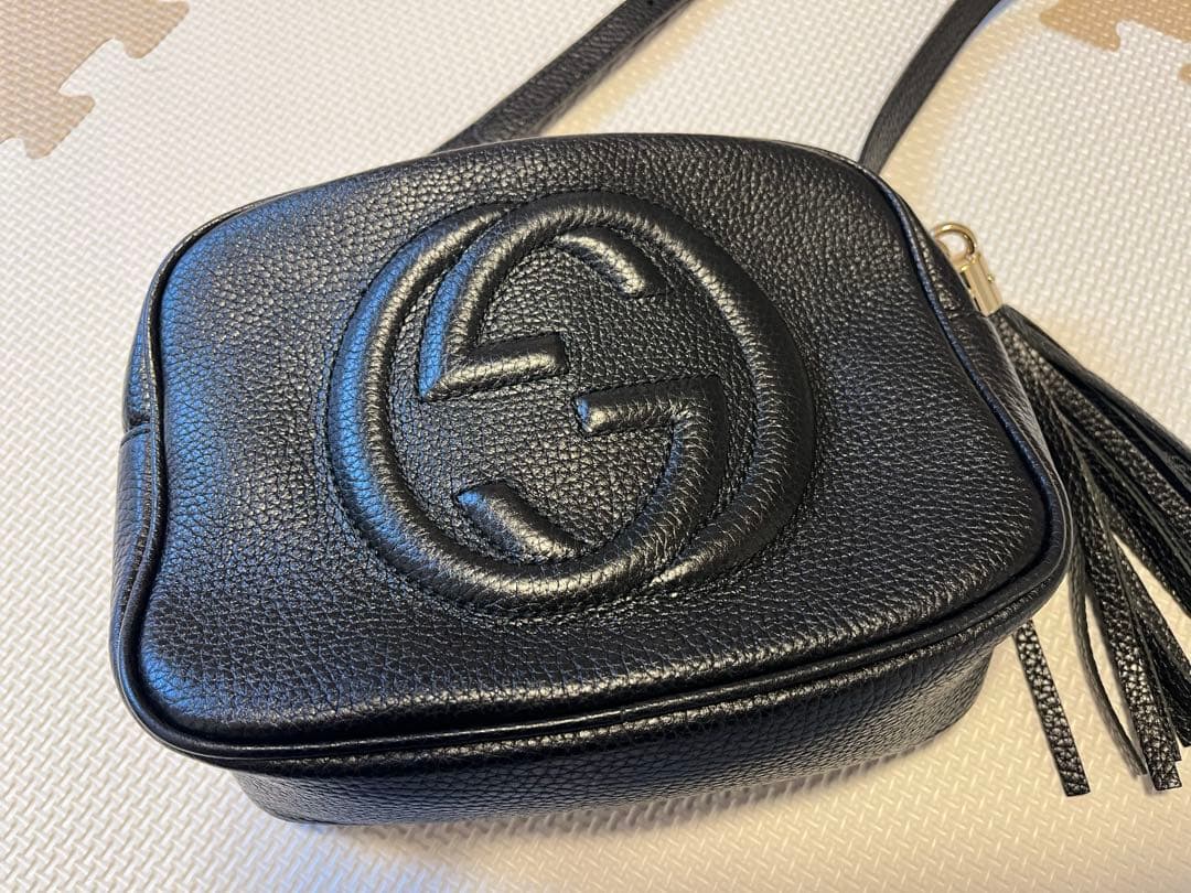GUCCI ブラックレザー ショルダーバッグ