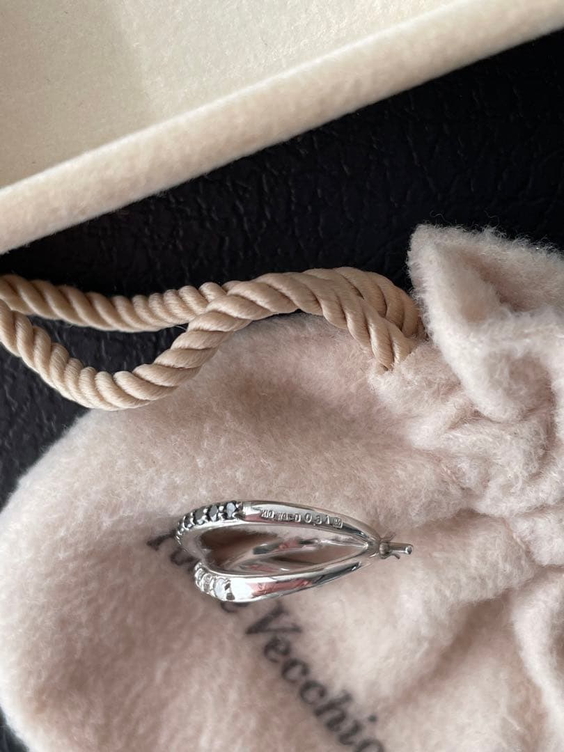 お値下げ　ポンテヴェキオ　ピアス　ダイヤ　ブラックダイヤ　フープピアス　片耳