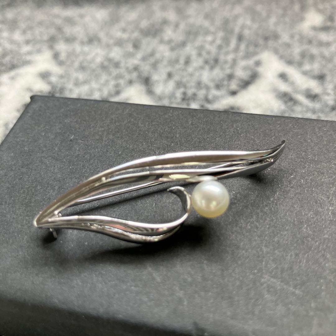 ミキモト　シルバー パール ブローチ 流線型