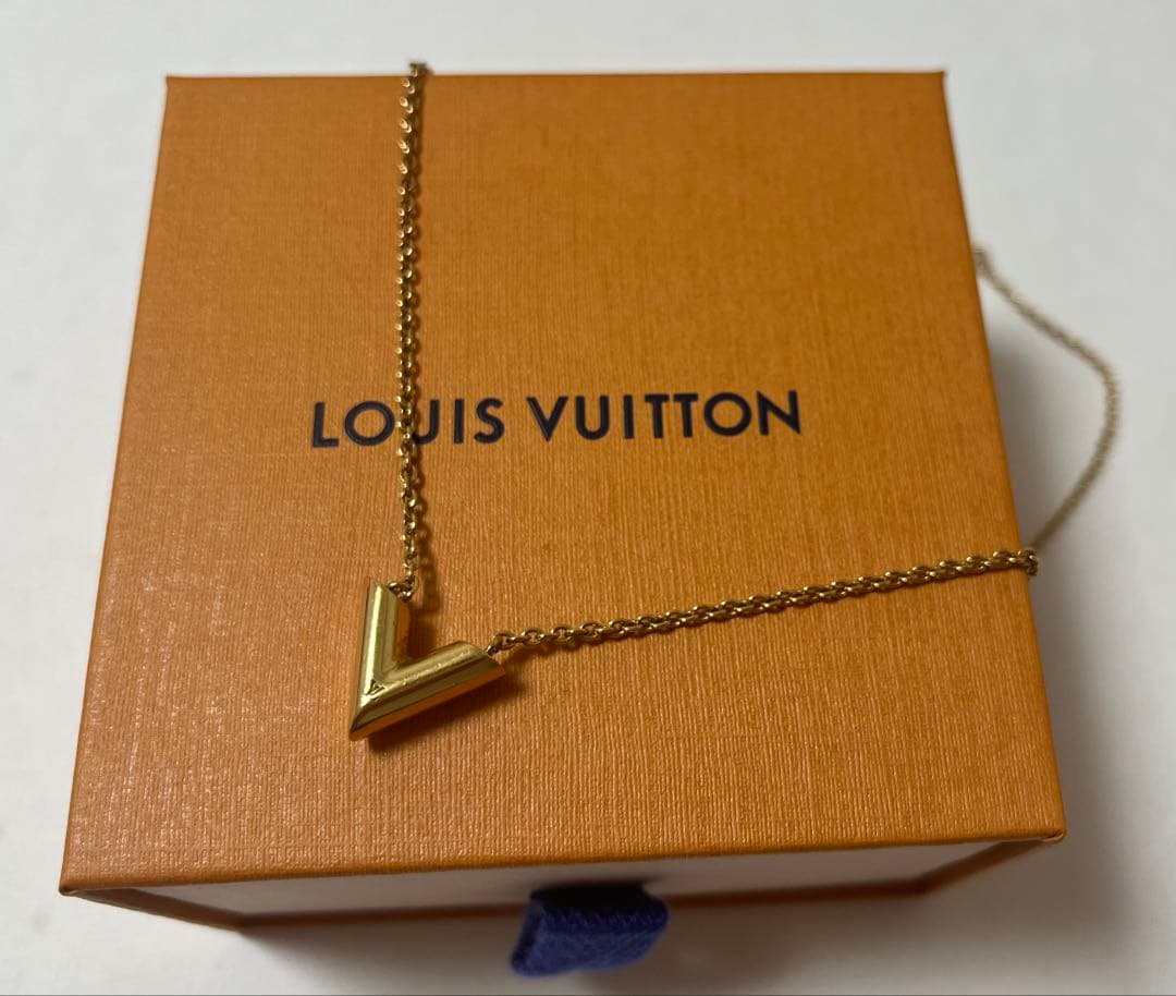 LOUIS VUITTON エッセンシャルV ネックレス　M61083