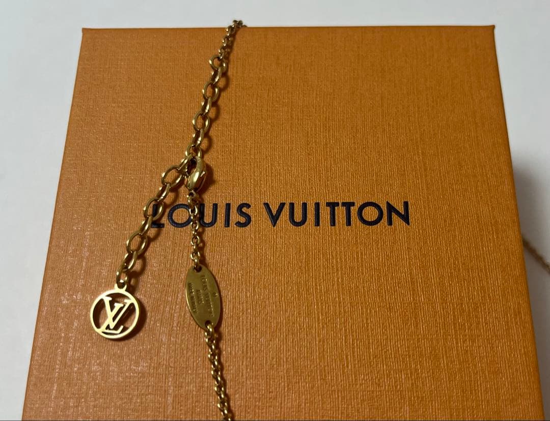 LOUIS VUITTON エッセンシャルV ネックレス　M61083