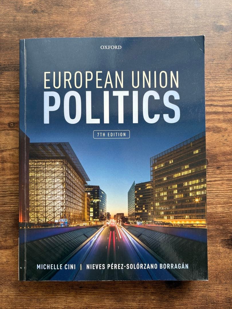 洋書 European Union Politics (7th edition)