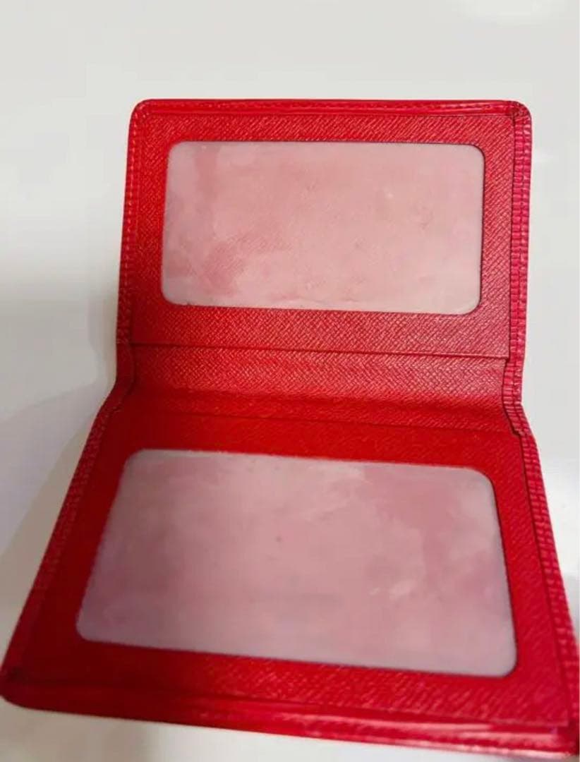 ヴィトン エピ 定期入れ