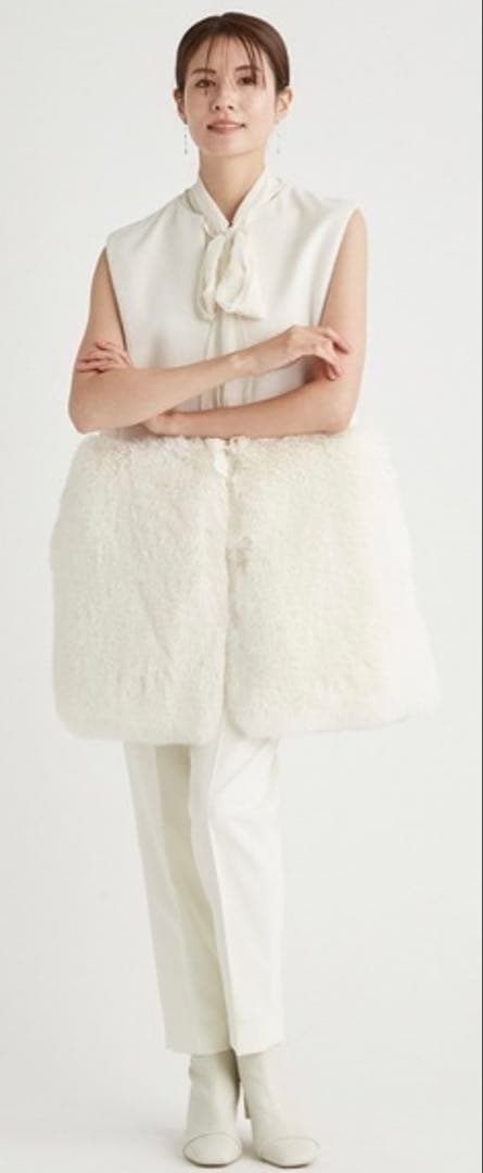 【最終お値下げ】セルフォード 裾ファーロングジレ 白