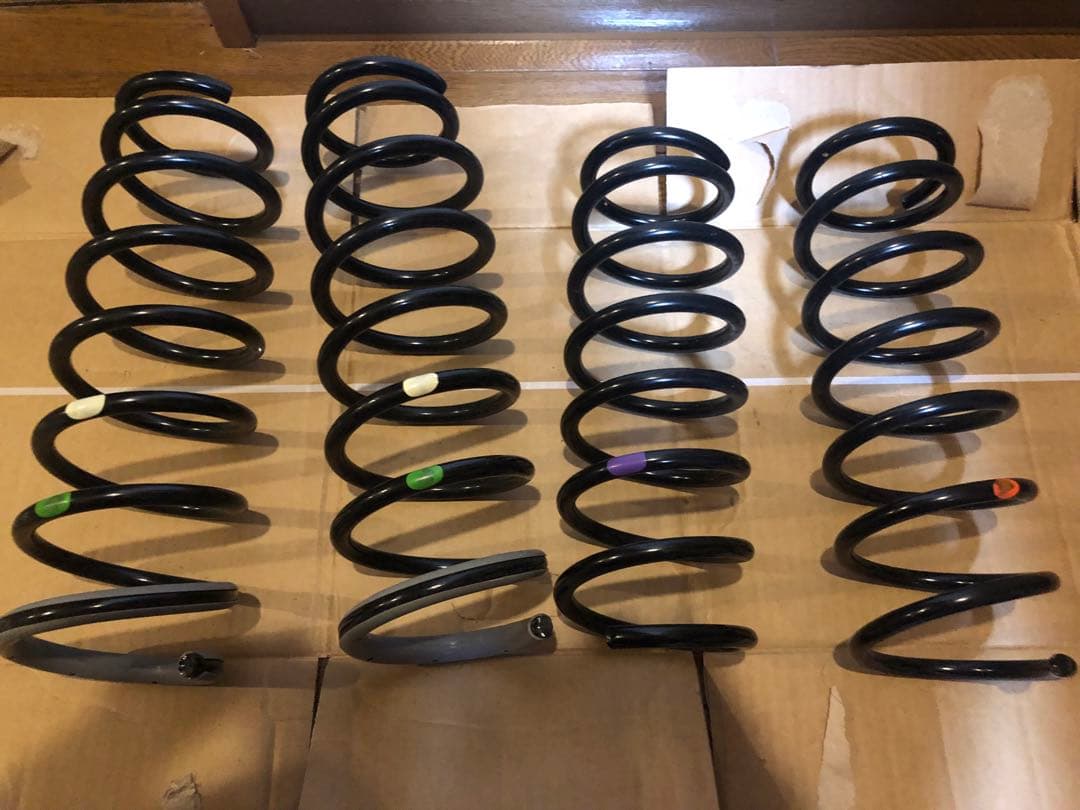 ジムニーシエラJB74 純正アブソーバー・コイル　4本セット