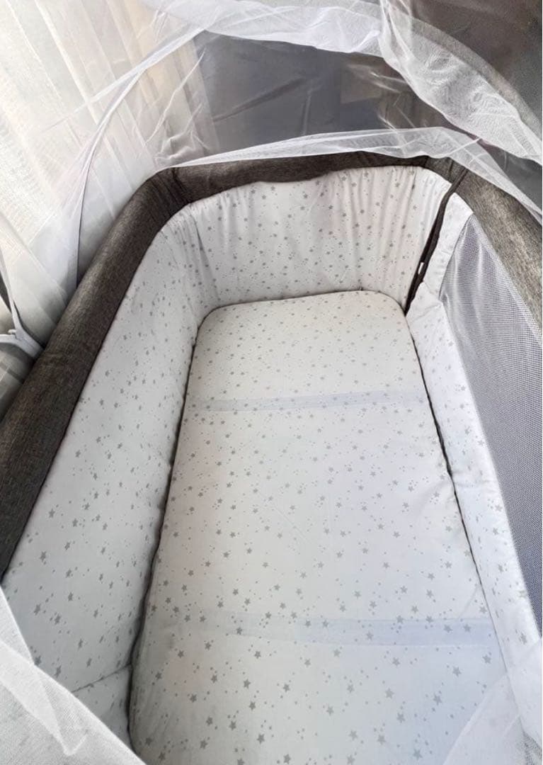 新品未開封ベビーベッド 添い寝ベッド乳児用ベッド 多機能組み立て簡単