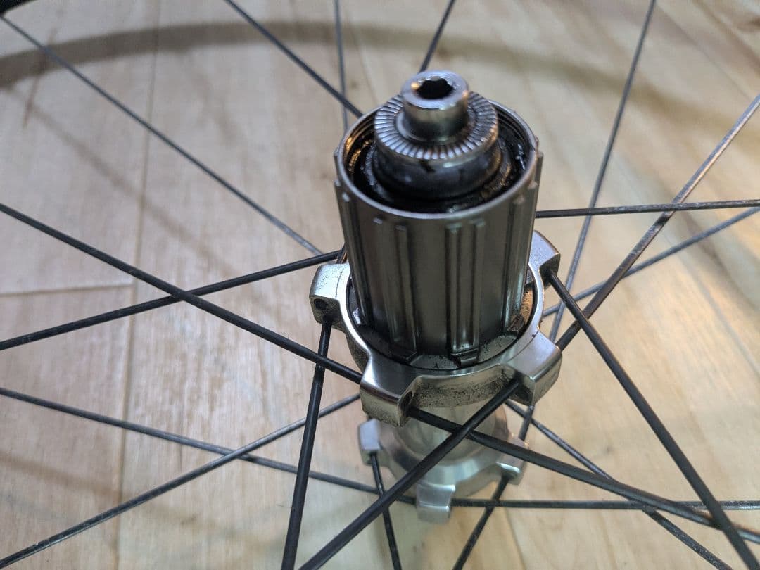 DURA-ACE チューブレス対応ホイール