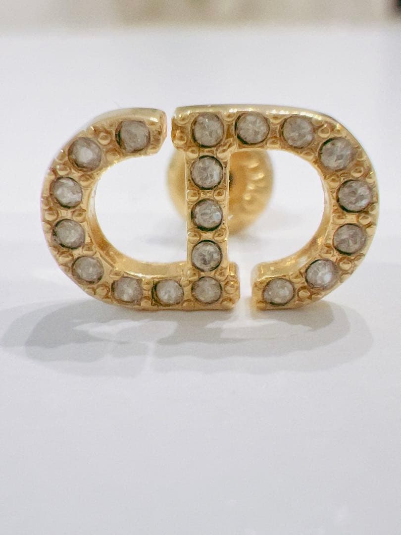 Diorゴールド Petit CD スタッドピアス クリスタル ピアス(片耳用)