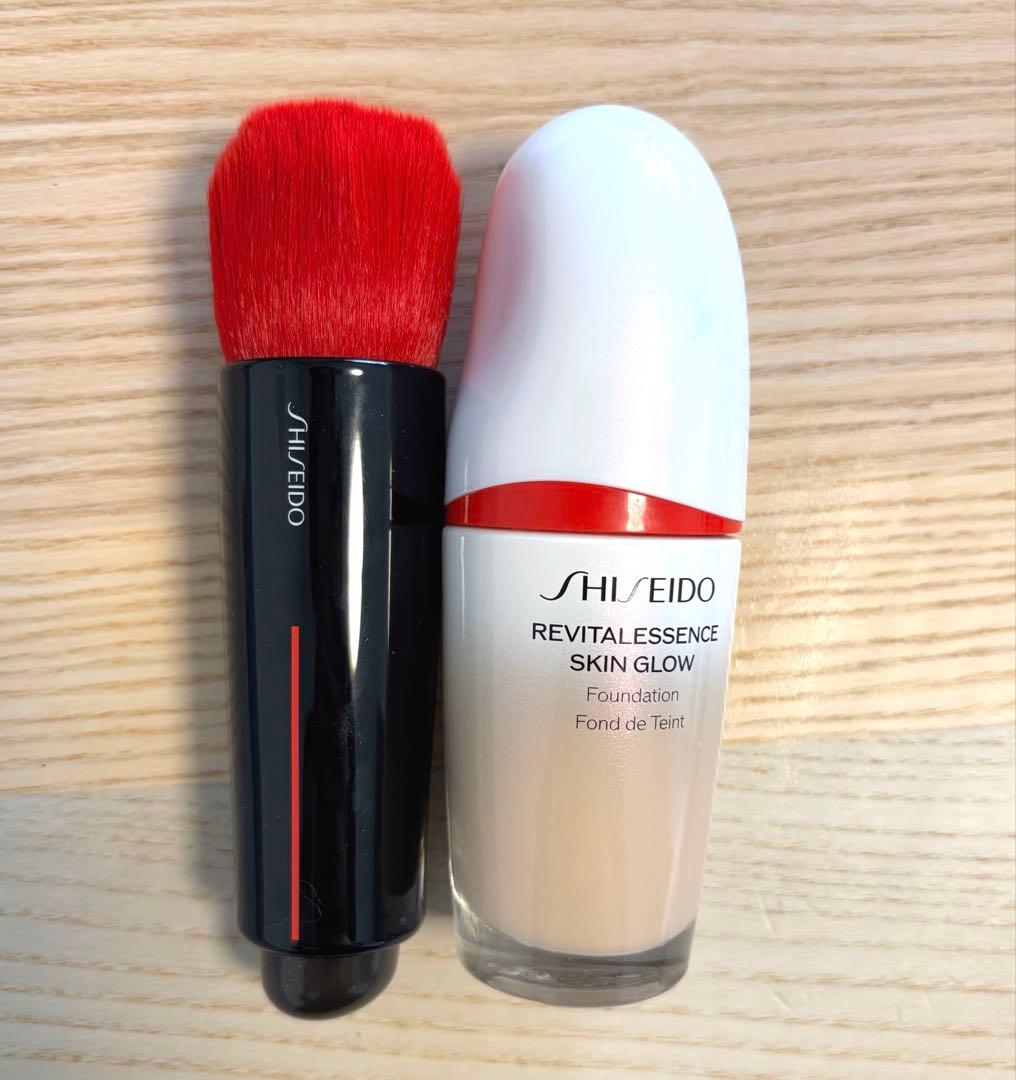 SHISEIDO エッセンススキングロウファンデーション　ブラシ　セット
