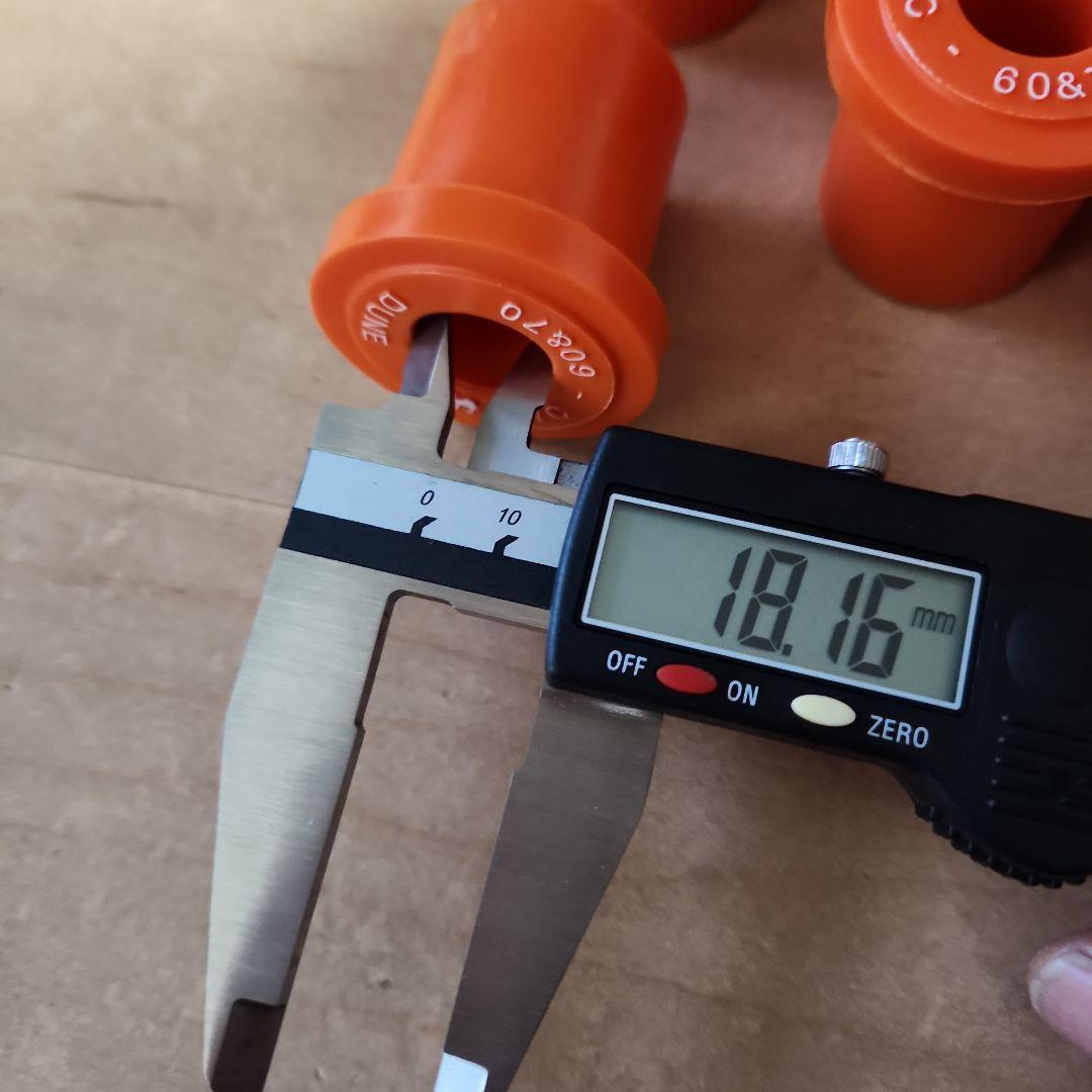 ランクル77用？　デューンポリエーテルブッシュ