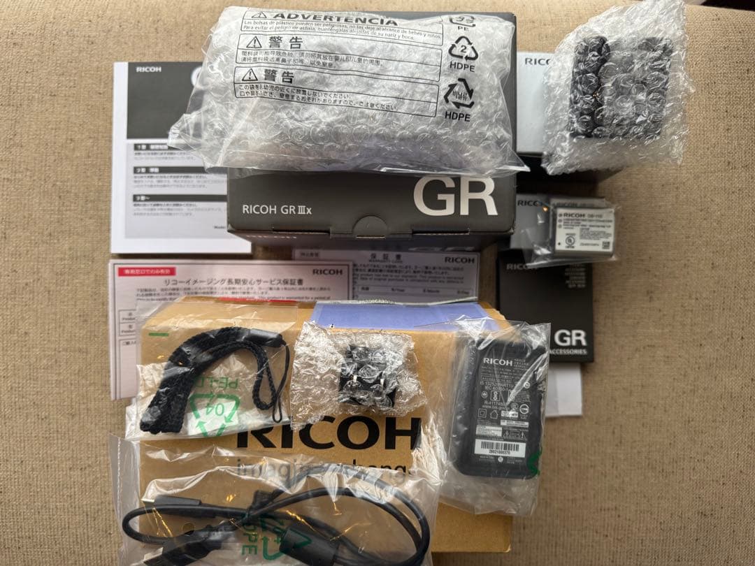 RICHO GR IIIx 完品　純正アクセサリー付き　3年メーカー保証有り