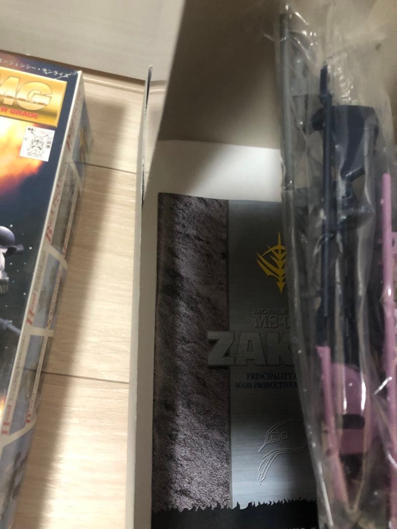 mg未組立 ザクⅠ 黒い三連星