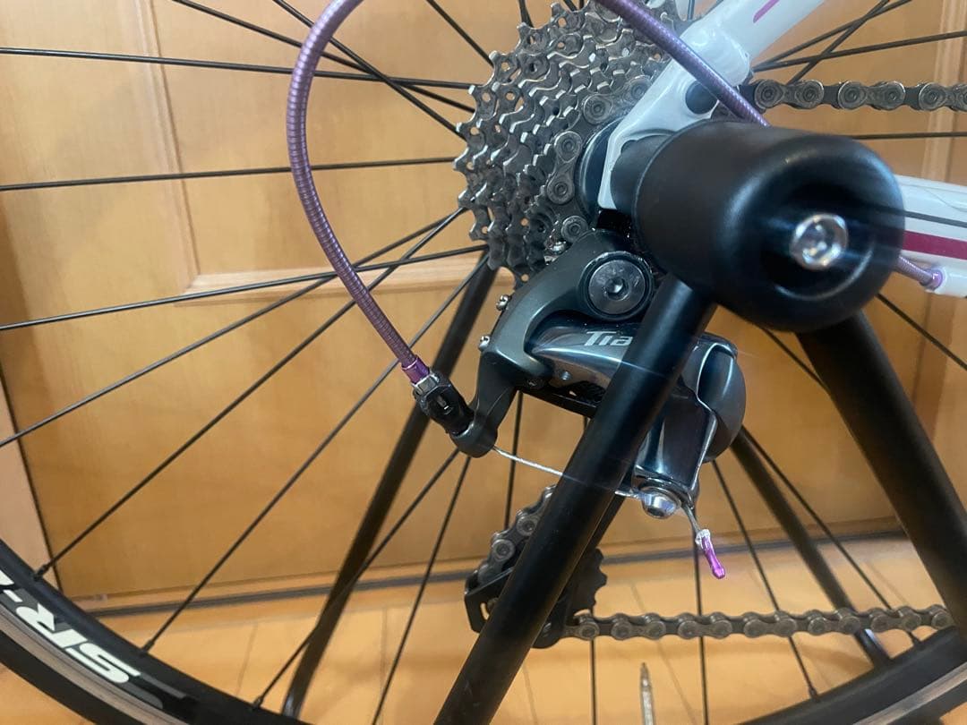 ［お引き取り限定］ジャイアントLiv AVAIL2 2016