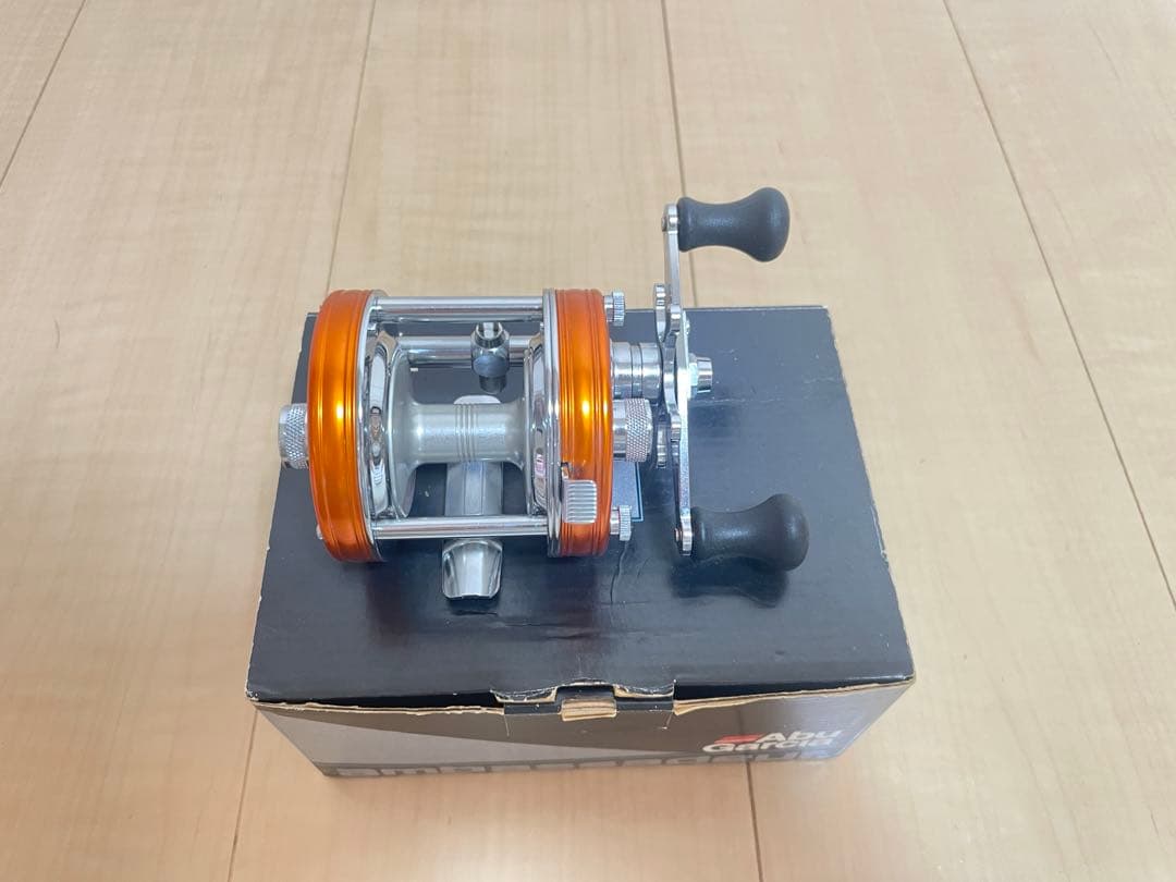 アブガルシア　アンバサダー　5500c サンセットオレンジ