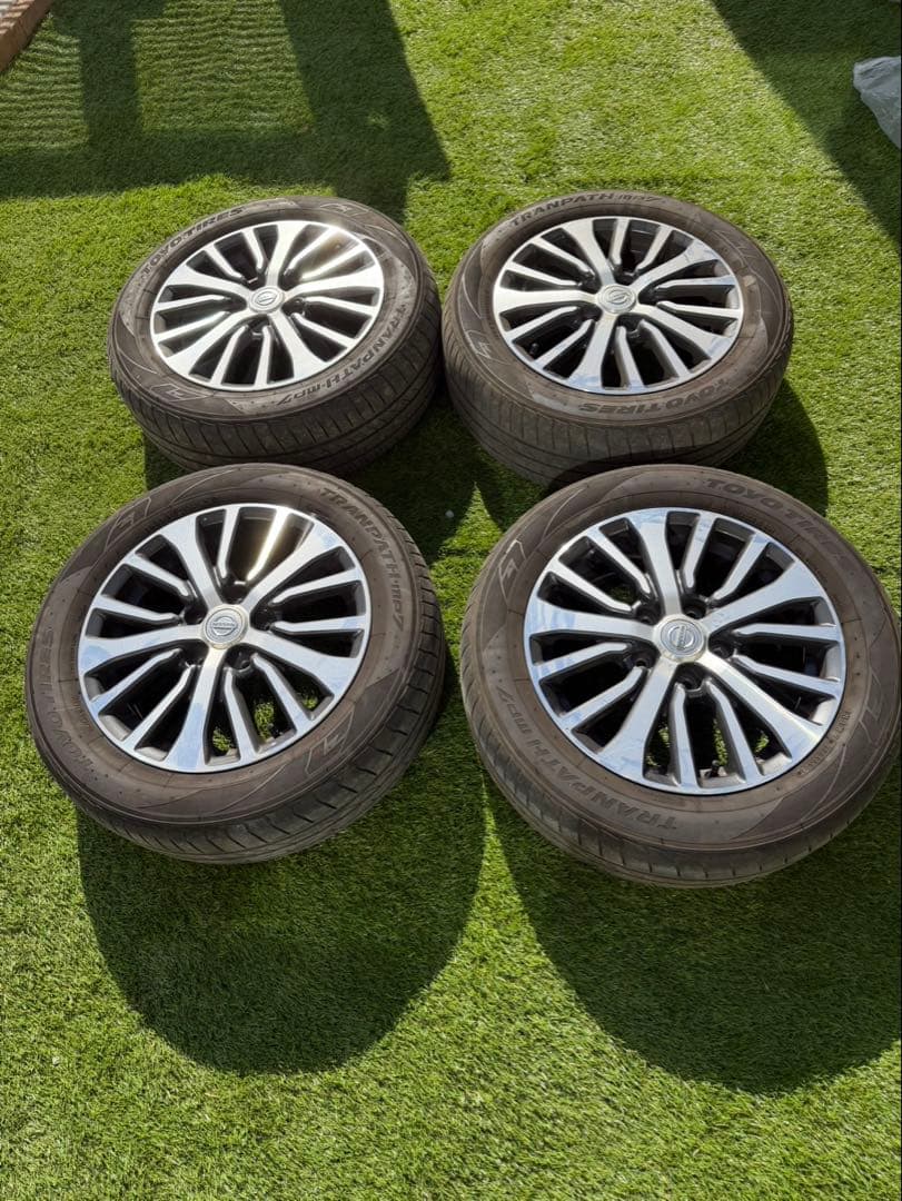 k*p様 セレナC26後期純正ホイール