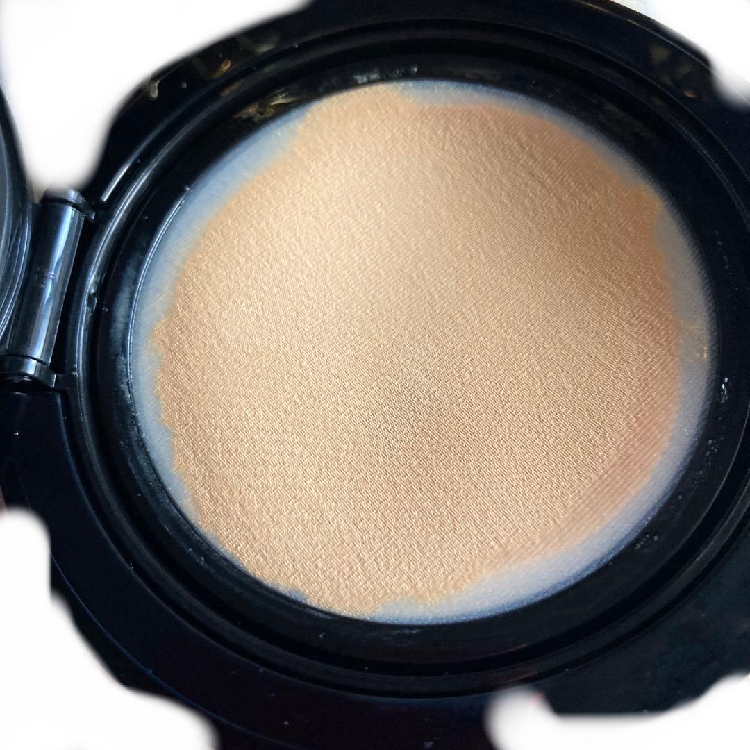 送料込☆二回使用 イヴ・サンローラン☆ラディアントタッチグロウパクト