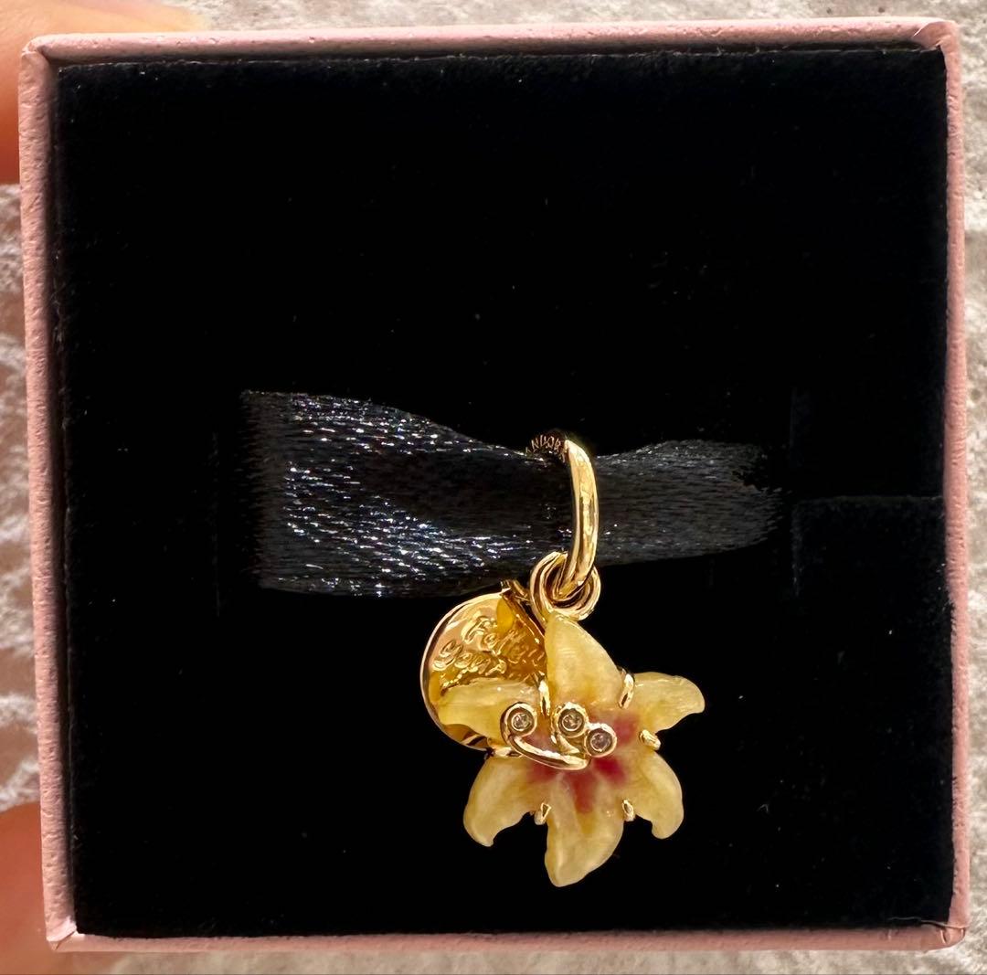 Pandora ラプンツェル花のチャーム 金メッキ 約2.5cm