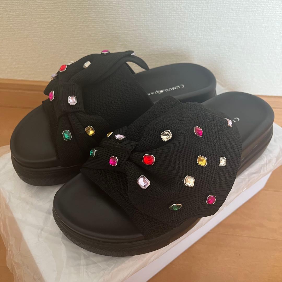CUMUU_DIANA リボンニットサンダル クロニット/マルチビジュー L