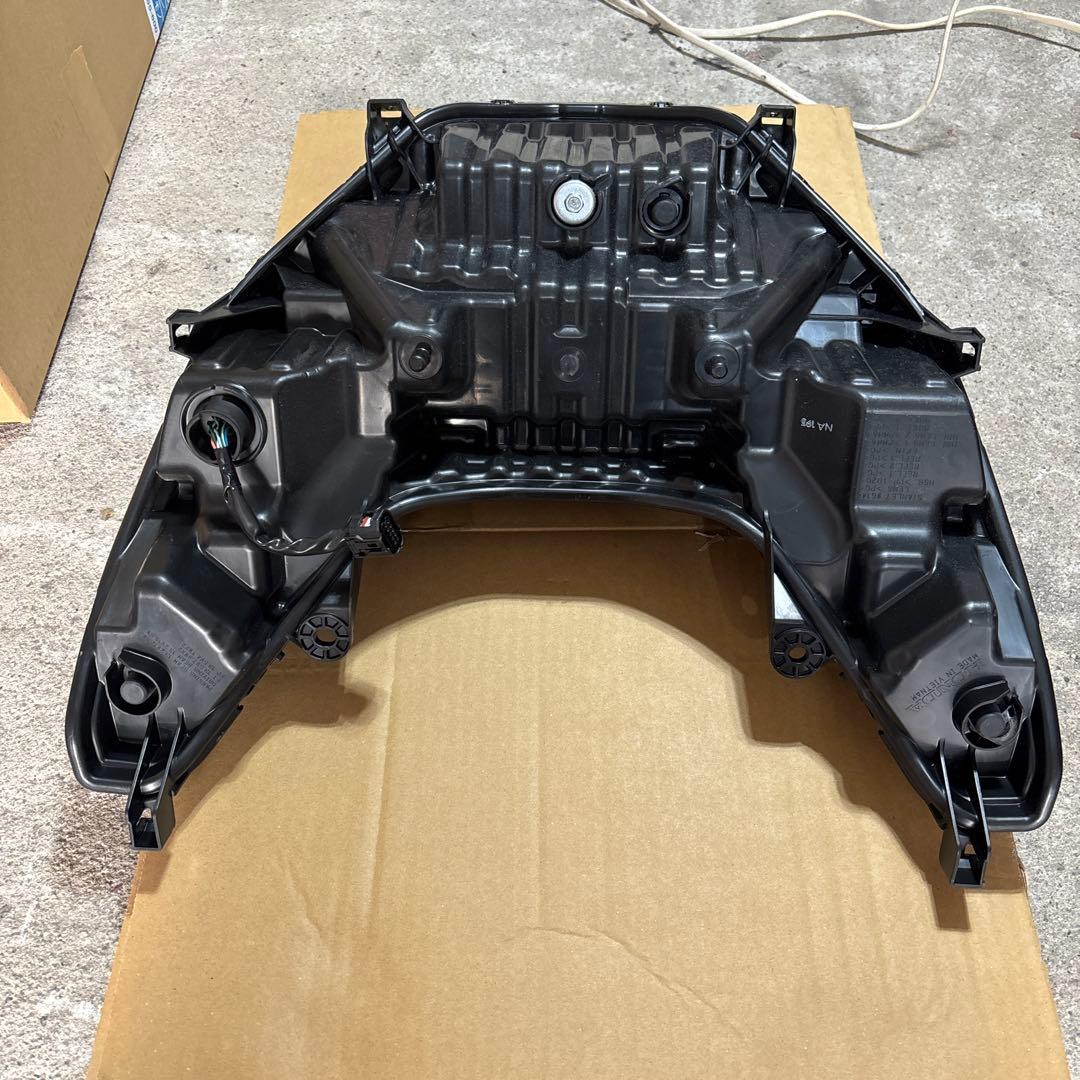 JK05 KF47 PCX 中古　純正　美品LED ヘッドライト ホンダ　送料込