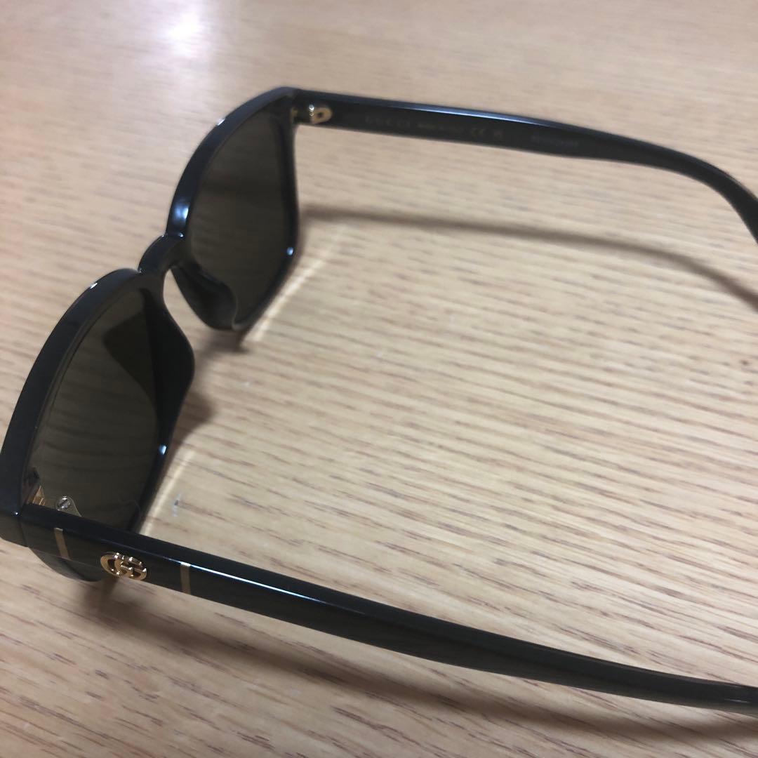 ブラック スクエア型 サングラス ケース付き