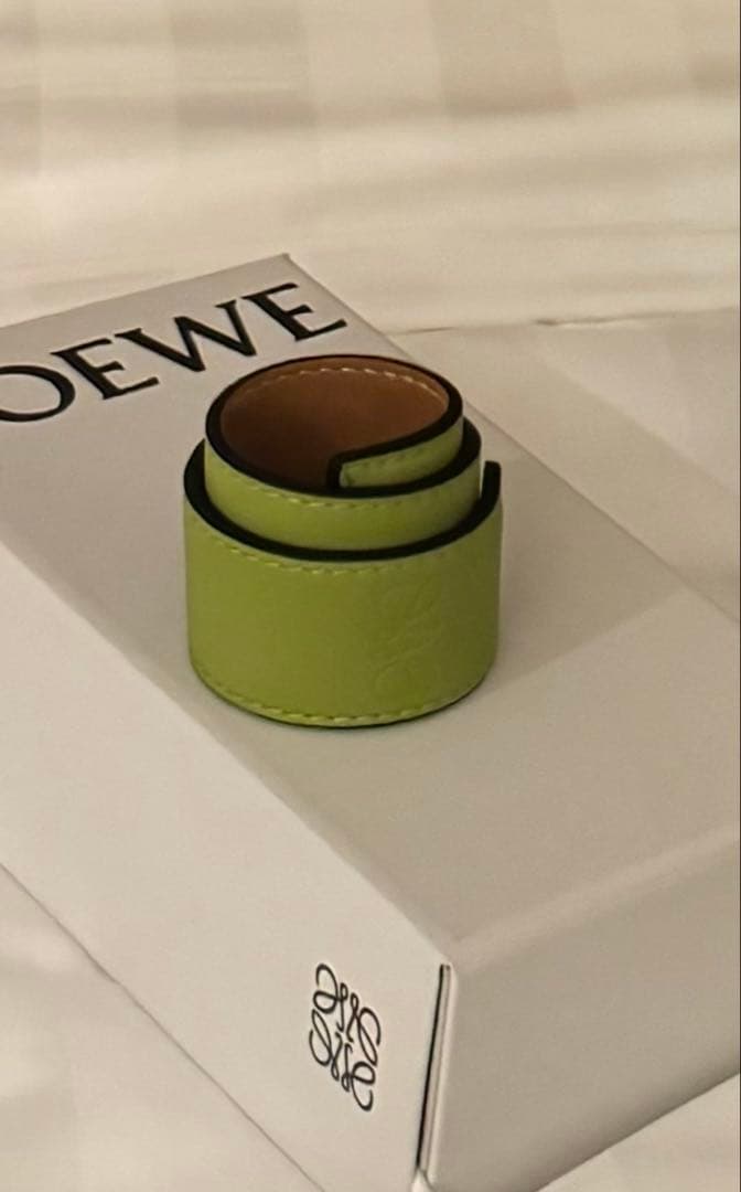 LOEWE ロエベ　アナグラム ロゴ入り スラップベルト スモール