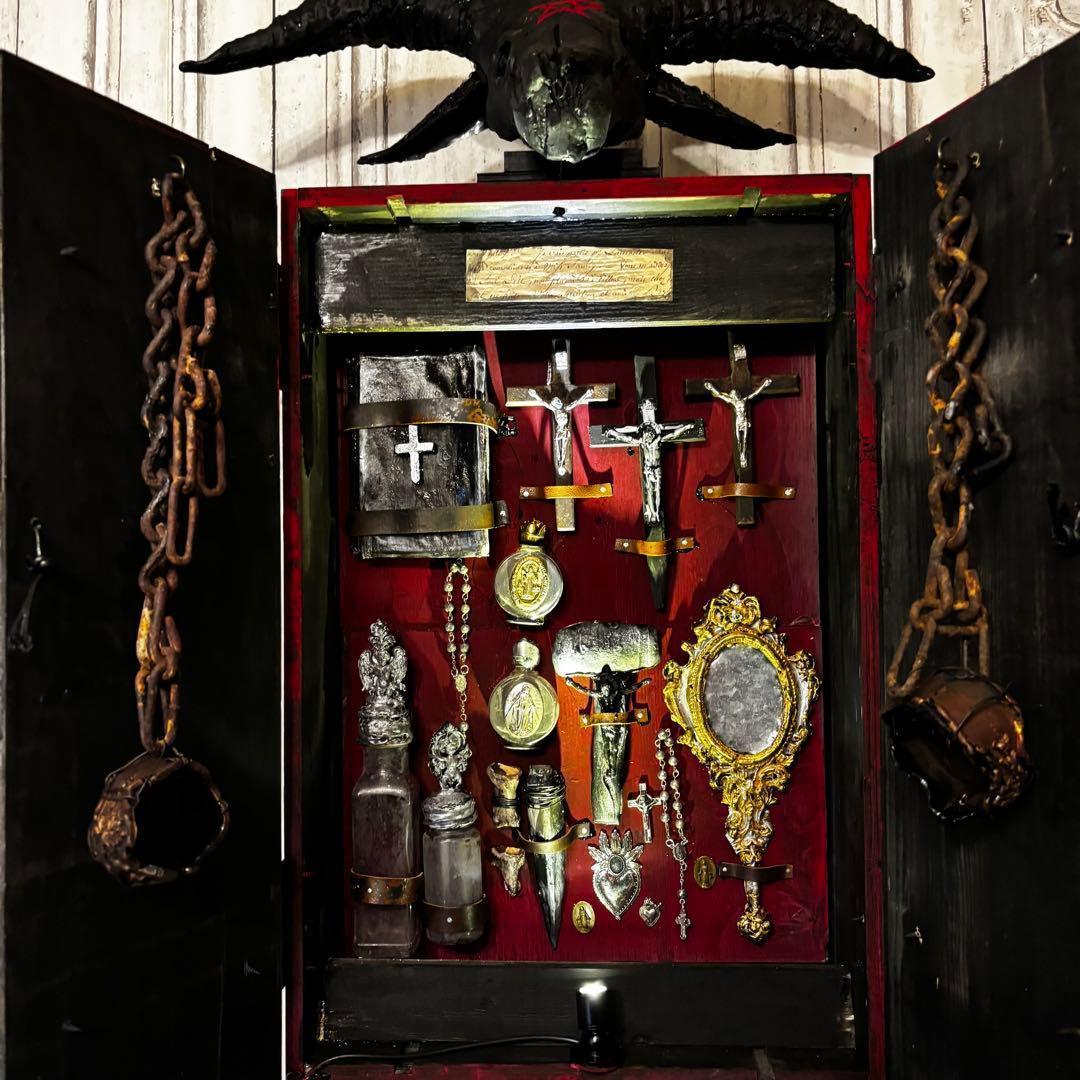 【Special Price】 悪魔撲殺箱(goat type)オブジェ