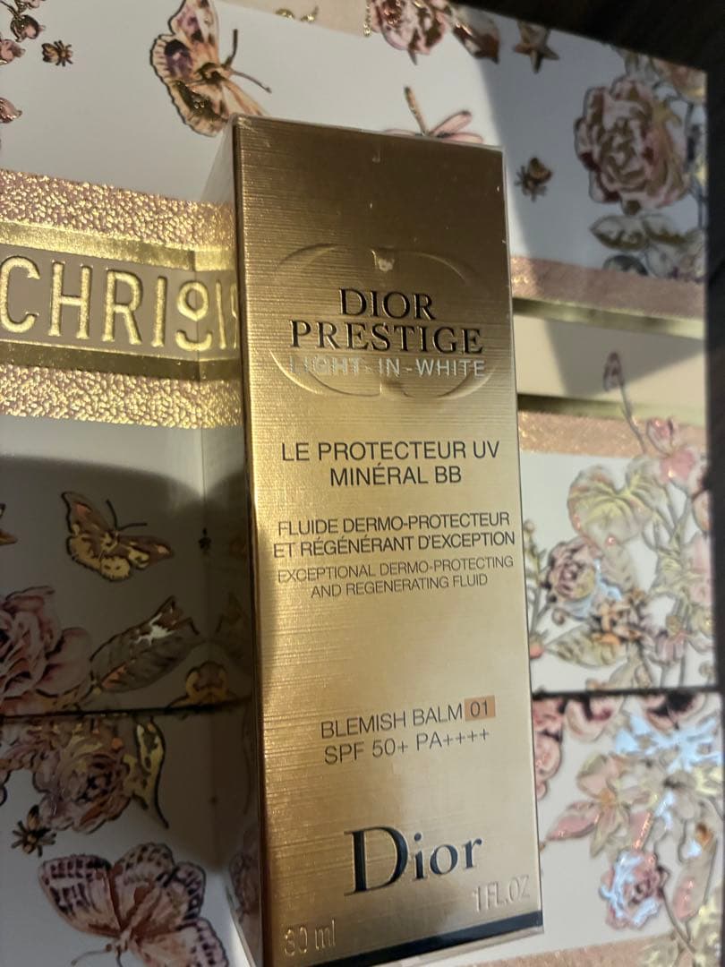 ディオール　プレステージホワイトルプロテクターUVミネラルBB
