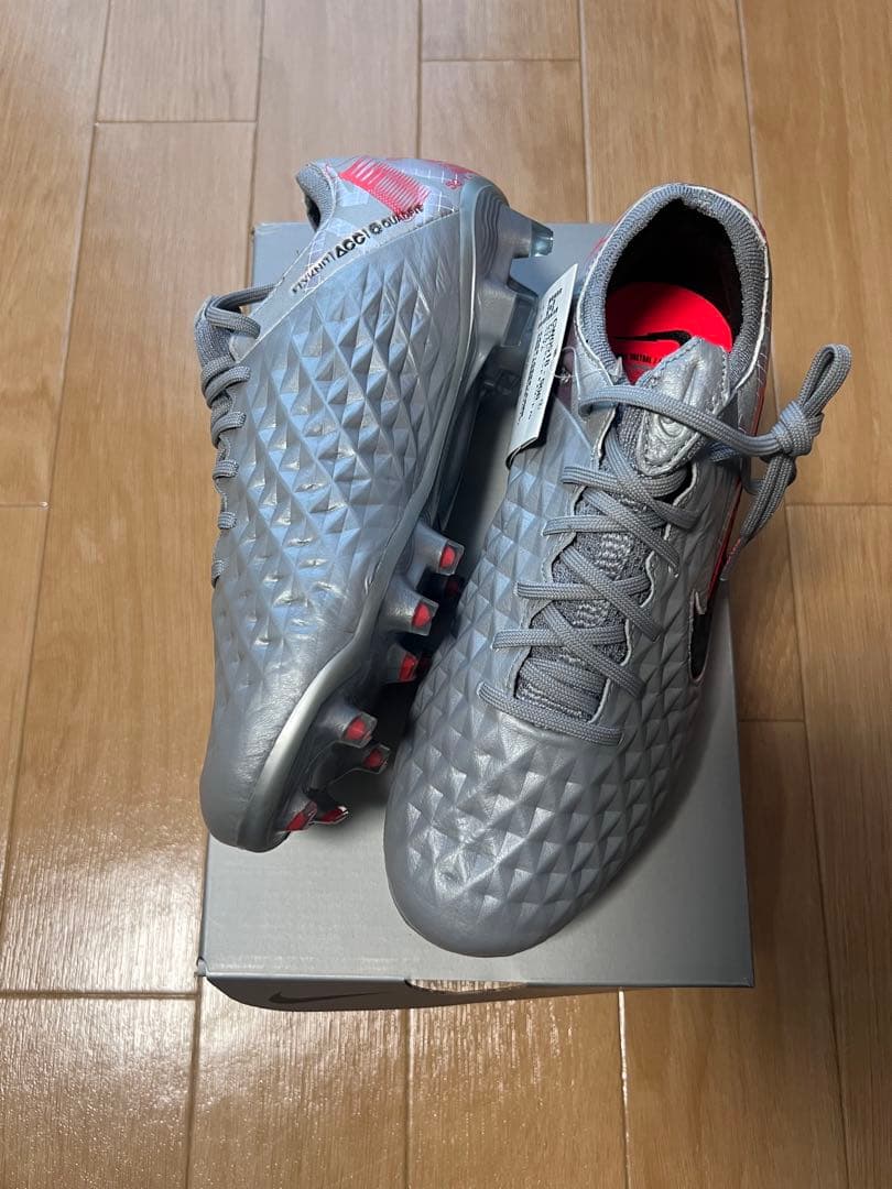 ナイキ　レジェンド8エリートFG 24.5cm