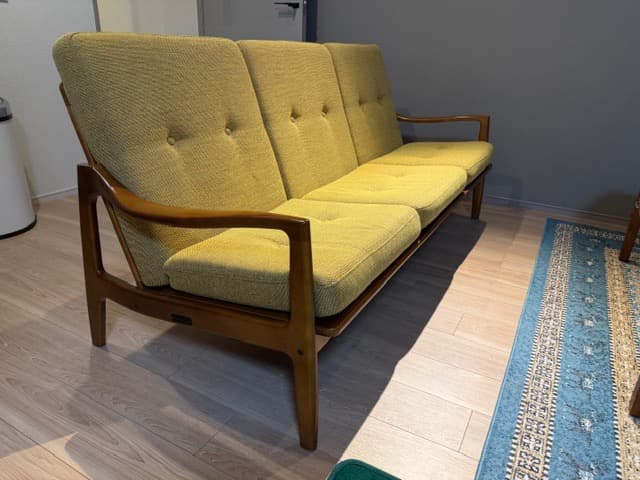 ✳︎buttonist✳︎【美品】カリモク60 フレームチェア 3シーター