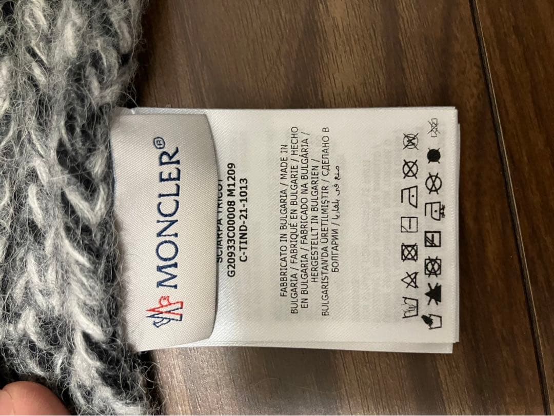 モンクレー　マフラー