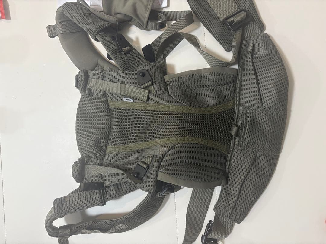 アップリカ　ラクリス　抱っこ紐 カーキ色　説明書、付属品付き